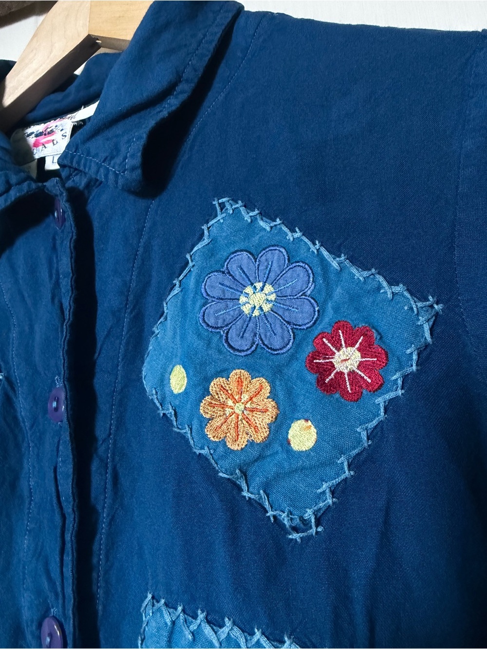 Country Wear Casuals Floral Applique Embroidered Button Front Top - Picture 4 of 6